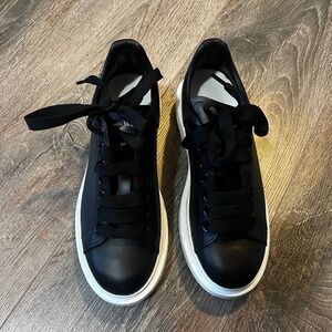 Alexander McQueen Sneakers Black & White